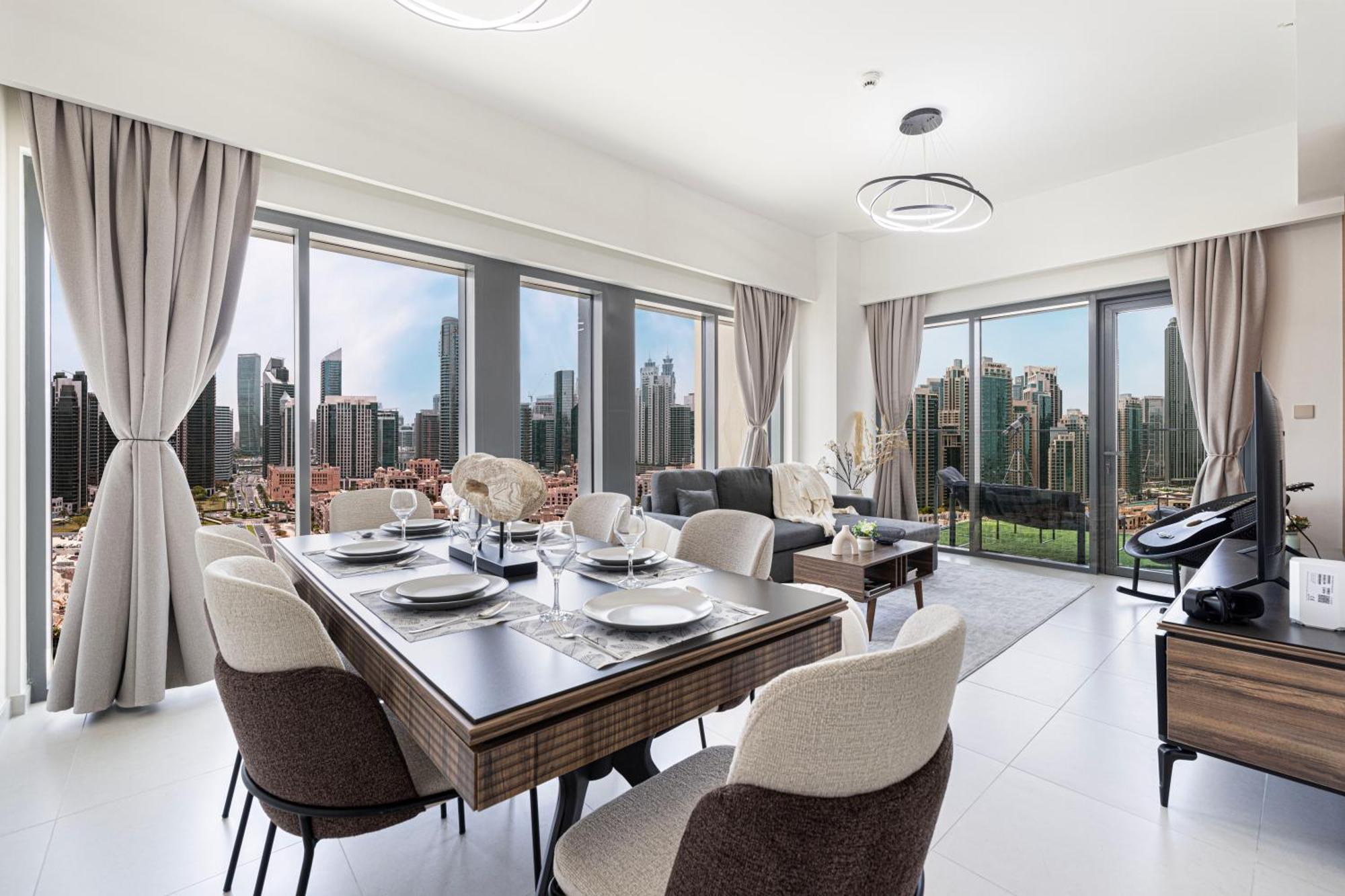 5 Minute Walk To The Fountains! Full Burj Khalifa View! 5-star Pool & Gym! Appartement Dubai