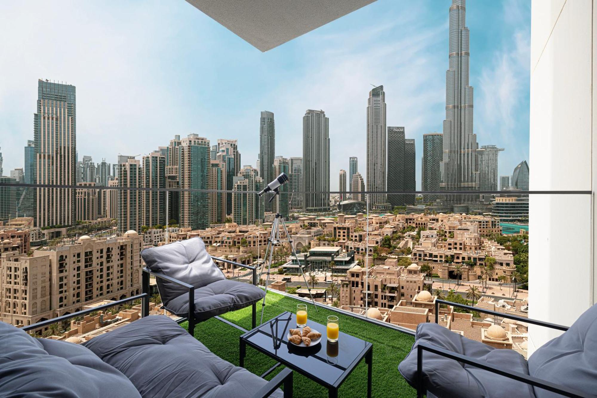 5 Minute Walk To The Fountains! Full Burj Khalifa View! 5-star Pool & Gym! Appartement Dubai